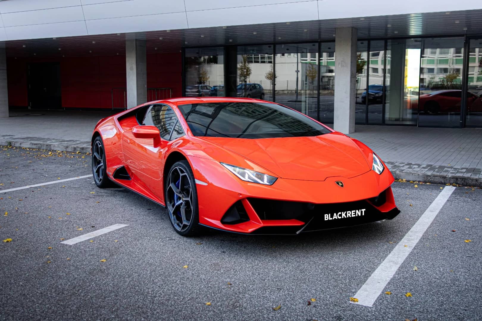 Lamborghini Huracan 2024 - Kliknutím zobrazíte detail vozidla Lamborghini Huracan 2024 petrol - Náhľad prémiového vozidla v BlackRent autopožičovni na Slovensku za 450,00€/deň